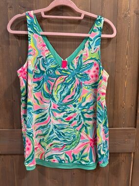LILLY PULITZER Florin Sleeveless Reversible V Neck Tank
Top.